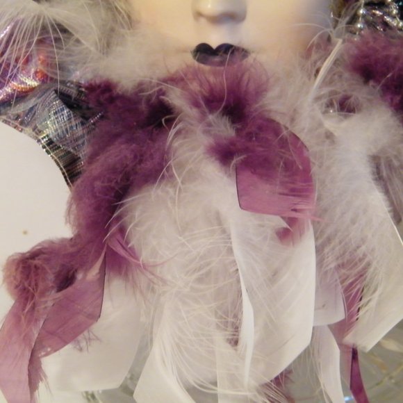 Mardi Gras Lady with Feathers Wall Mask - Picture 7 of 8